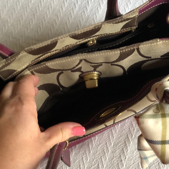 Beautiful Coach Satchel with Scarf and dust cover - Picture 3 of 8